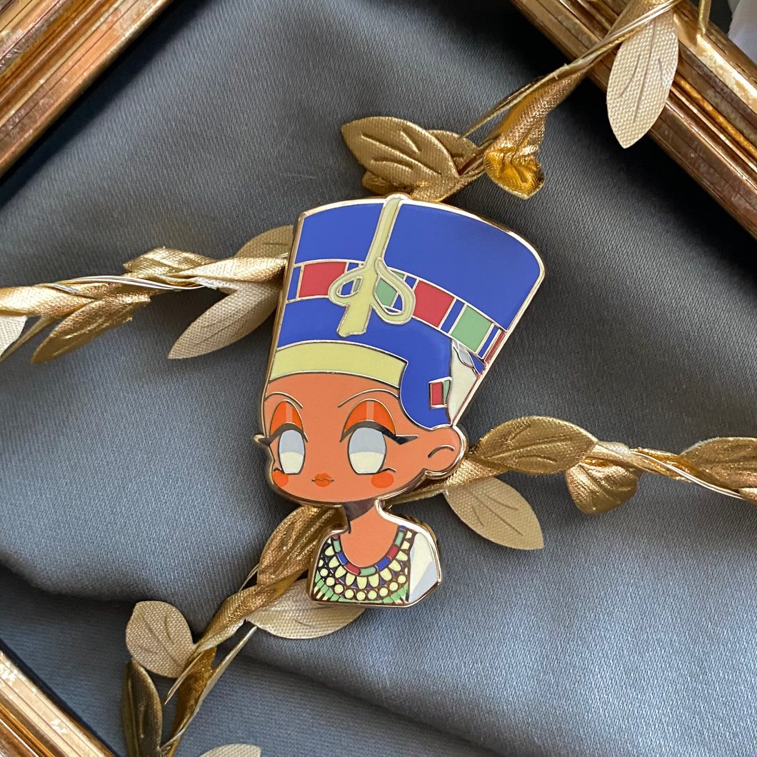 *RETIRING*Bust of Nefretiti Enamel Pin